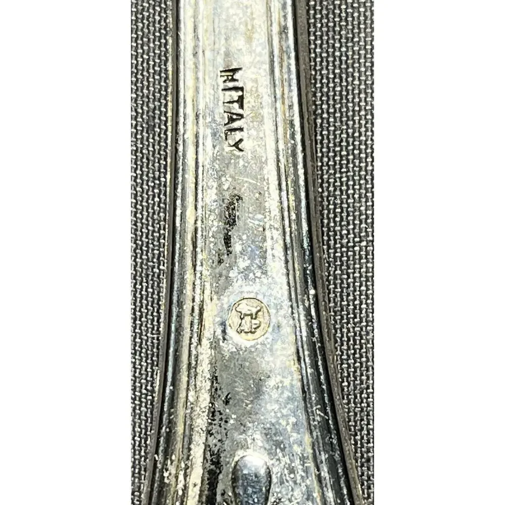 32 Piece Italian Kings Shell Pattern Silverplated Tarnished/dirty/pitted
